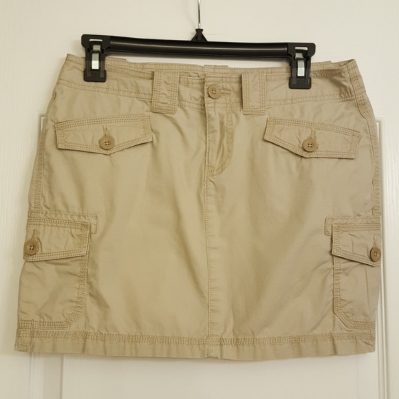 gap cargo skirt